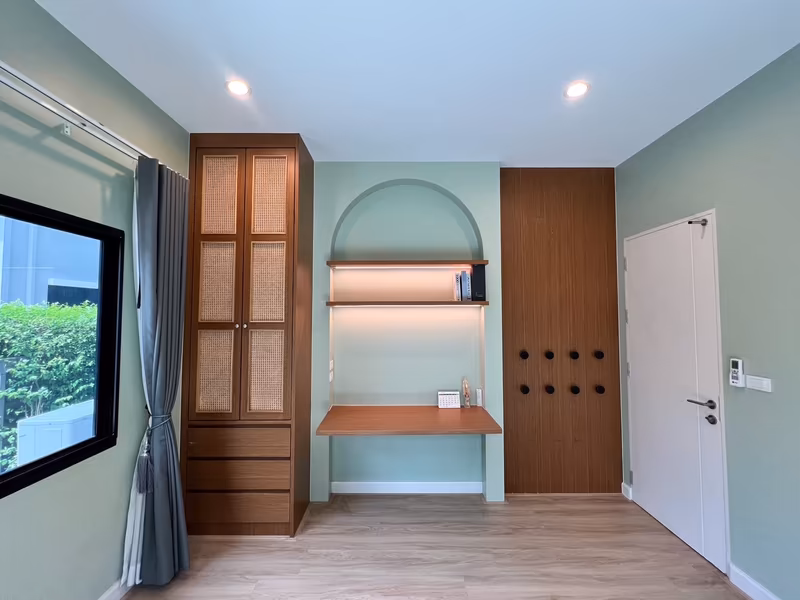 5 卧室 独立房屋 出售 在 - Image 4