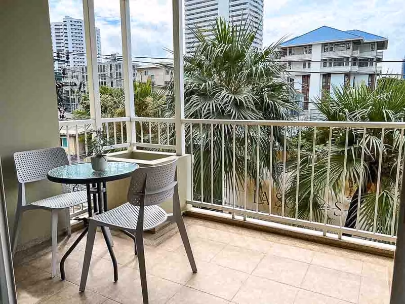 2 Bedroom Condo For Sale in Khlong Tan Nuea, Vadhana, Bangkok - Image 2