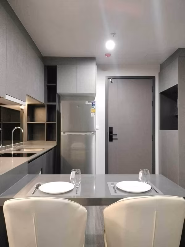 2 Bedroom Condo For Rent in Si Phraya, Bang Rak, Bangkok - Image 3