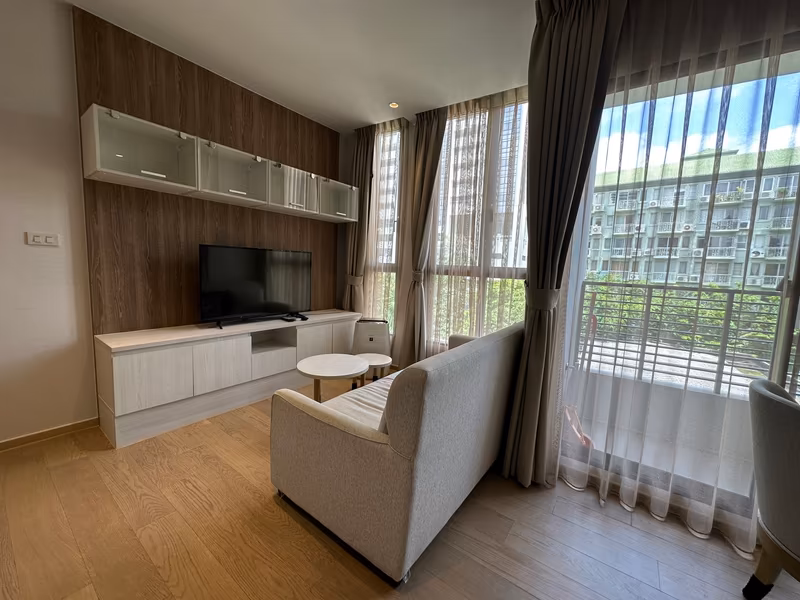Runesu Thonglor 5 - Image 7