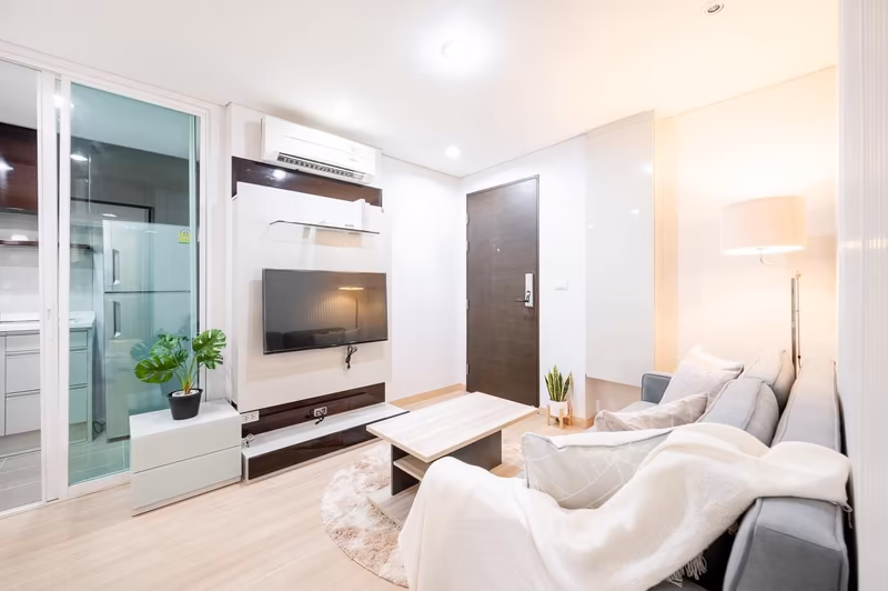 1 Bedroom Condo For Rent in Thanon Phet Buri, Ratchathewi, Bangkok - Image 8