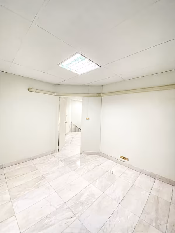 Thonglor Tower - Image 3