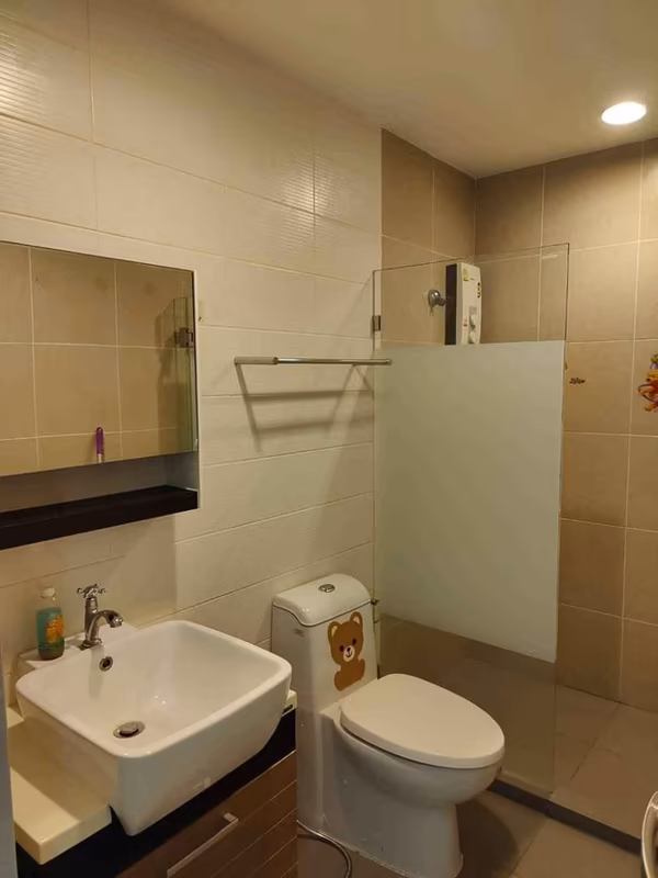 Whizdom Punnawithi Station Condominium - Image 4