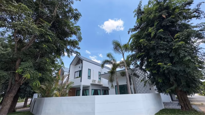 5 Bedroom House For Sale in Mae Hia, Mueang Chiang Mai, Chiang Mai - Image 10
