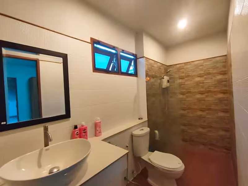 6 Bedroom House For Rent in Tha Wang Tan, Saraphi, Chiang Mai - Image 10