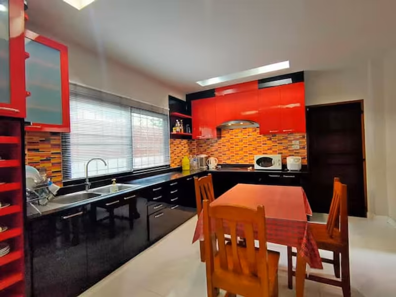 6 Bedroom House For Rent in Tha Wang Tan, Saraphi, Chiang Mai - Image 6