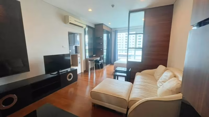 Ivy Thonglor 23 - Image 5