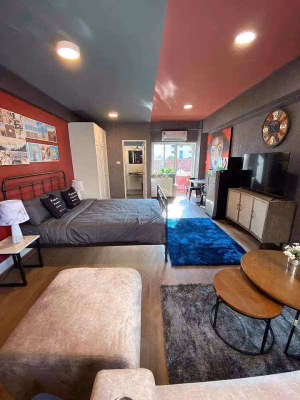 Midtown Mansion - Image 3