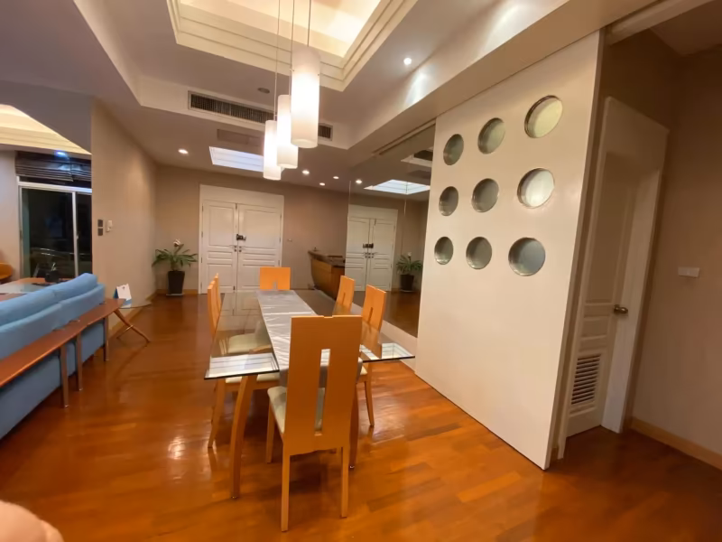 2 Bedroom Condo For Sale in Lumphini, Pathum Wan, Bangkok - Image 2