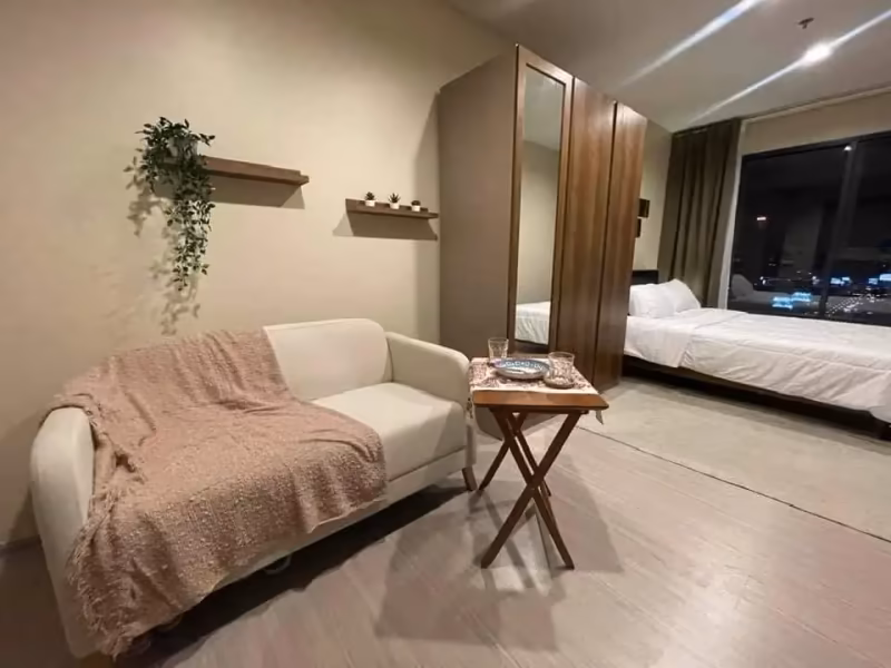 Studio Condo For Rent in Pathum Wan, Pathum Wan, Bangkok - Image 1