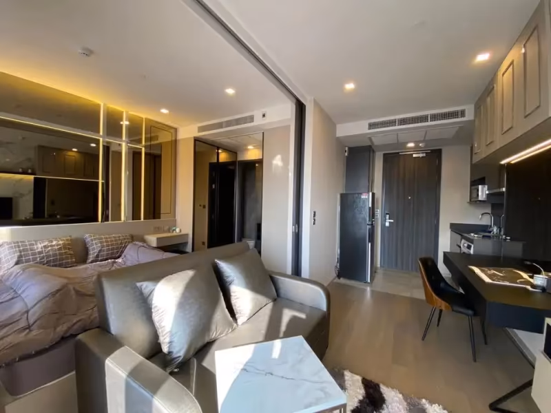 Ashton Asoke - Image 2