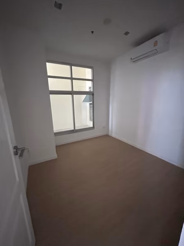 Sathorn House - Image 9