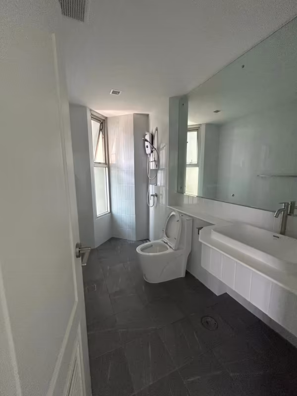 Sathorn House - Image 8