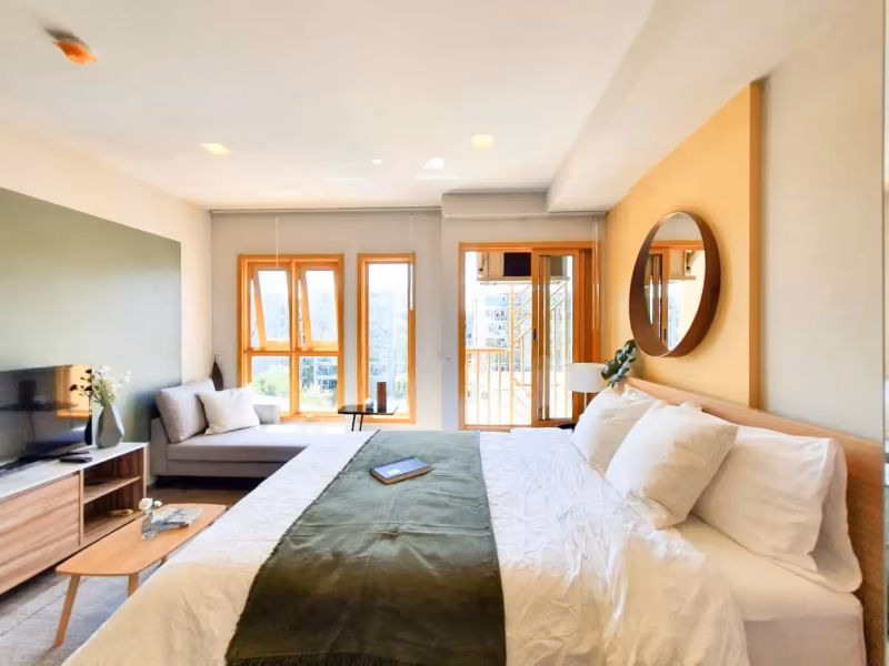 Studio Condo For Sale in Phra Khanong, Khlong Toei, Bangkok - Image 1