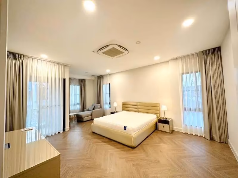 4 卧室 独立房屋 出租 在 - Image 13