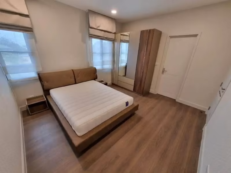 4 卧室 独立房屋 出租 在 - Image 8