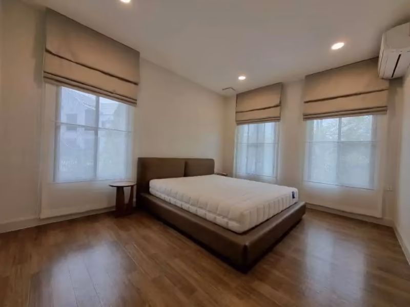 4 卧室 独立房屋 出租 在 - Image 7