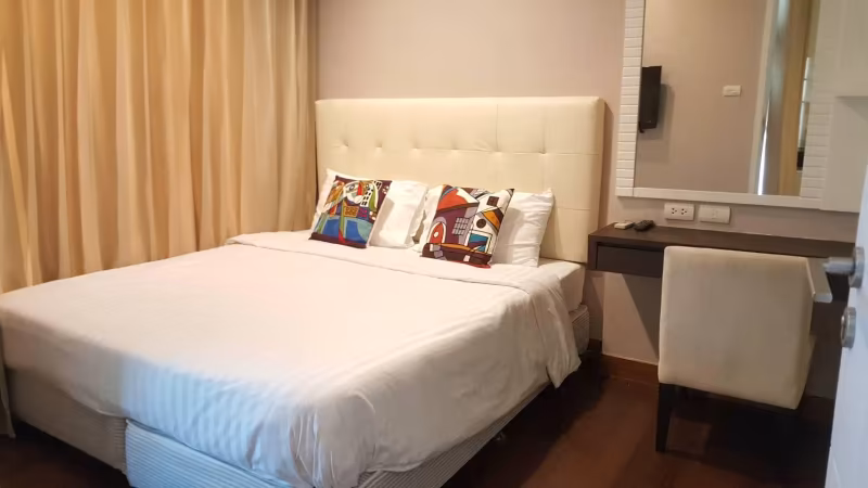 Ivy Thonglor 23 - Image 2