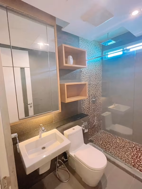 4 Bedroom House For Sale in Bowon Niwet, Phra Nakhon, Bangkok - Image 1