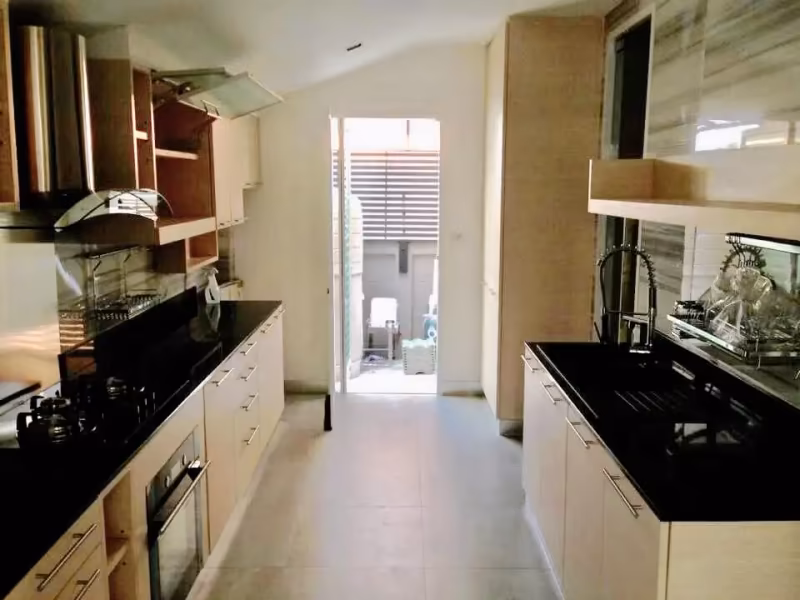 4 Bedroom House For Sale in Bowon Niwet, Phra Nakhon, Bangkok - Image 14