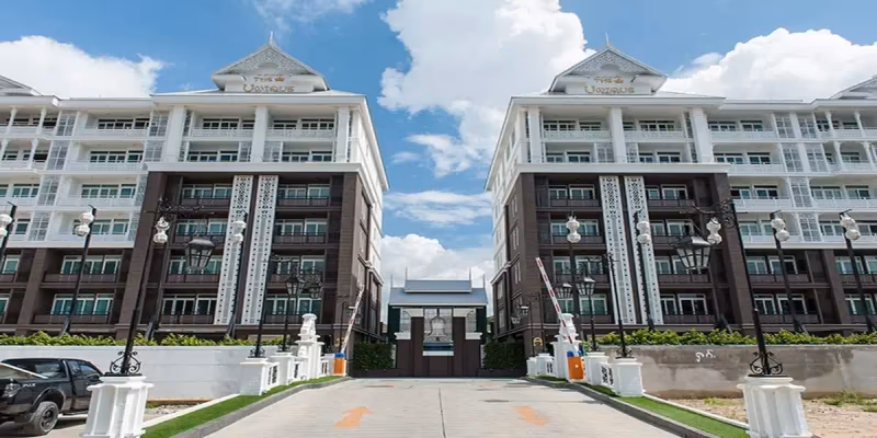 The Unique Condo @Koomuang - Image 1