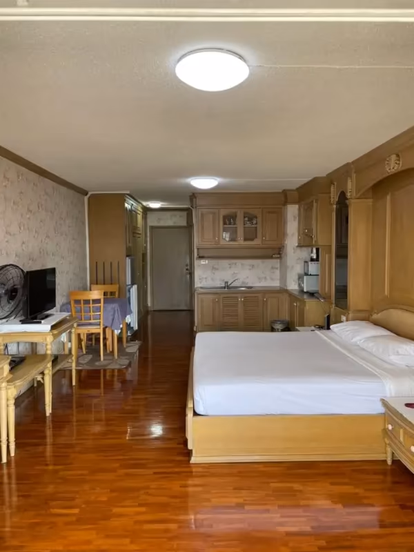 Hillside 4 Condotel - Image 7