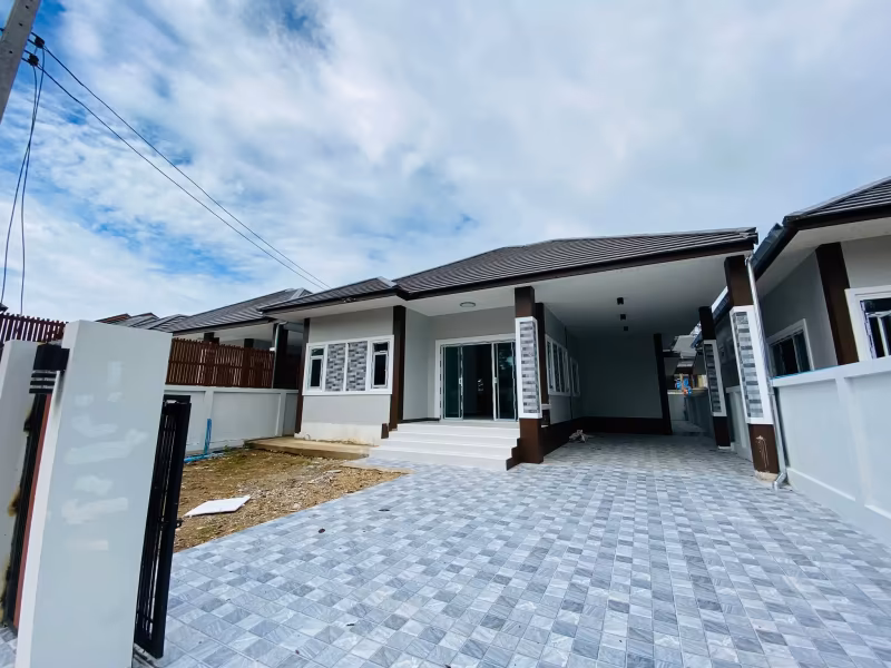 3 Bedroom House For Sale in San Phak Wan, Hang Dong, Chiang Mai - Image 1