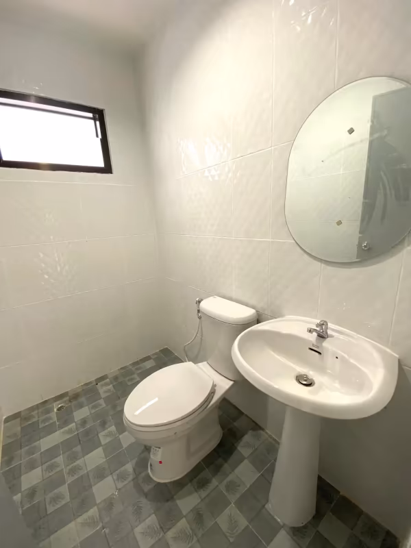 3 卧室 独立房屋 出售 在 - Image 3