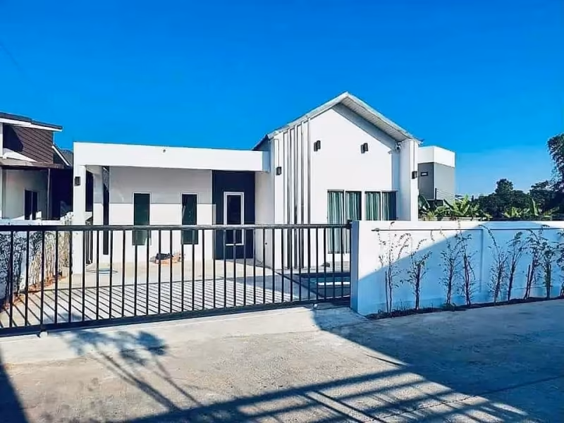 3 Bedroom House For Sale in Ban Waen, Hang Dong, Chiang Mai - Image 2