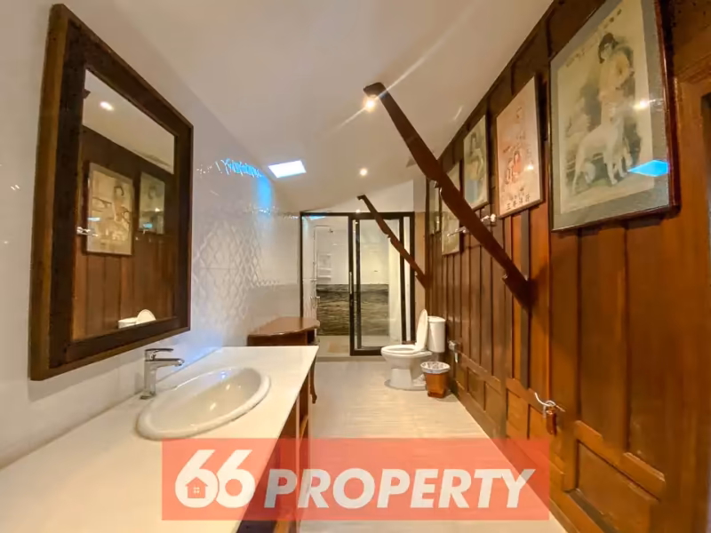 5 Bedroom House For Rent in Pa Daet, Mueang Chiang Mai, Chiang Mai - Image 26