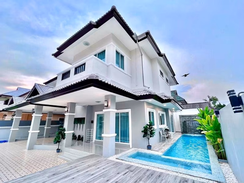 4 Bedroom House For Rent in Pa Daet, Mueang Chiang Mai, Chiang Mai - Image 1