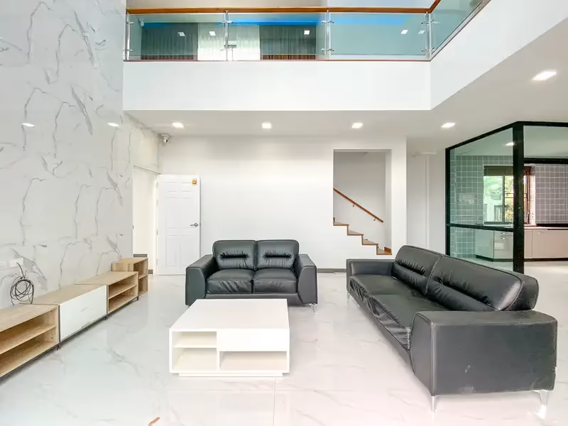 5 Bedroom House For Sale in Tha Wang Tan, Saraphi, Chiang Mai - Image 2