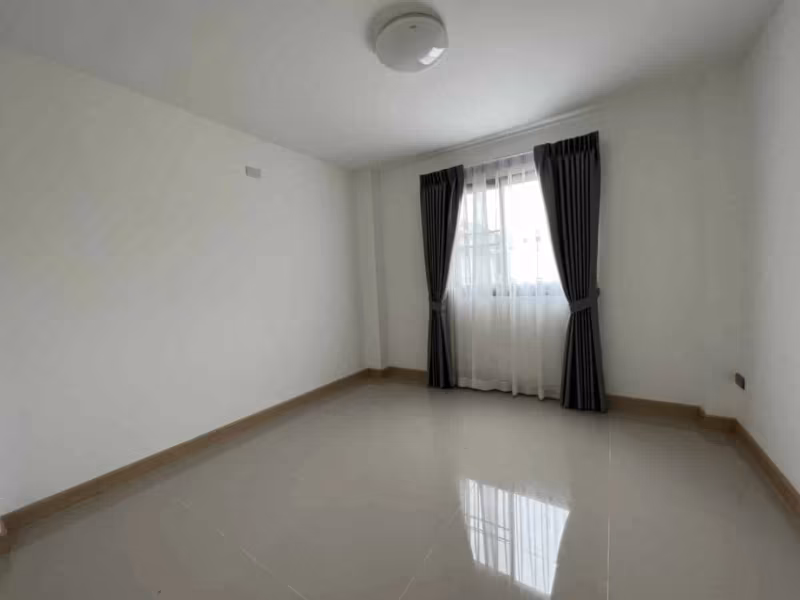 3 卧室 独立房屋 出售 在 - Image 8