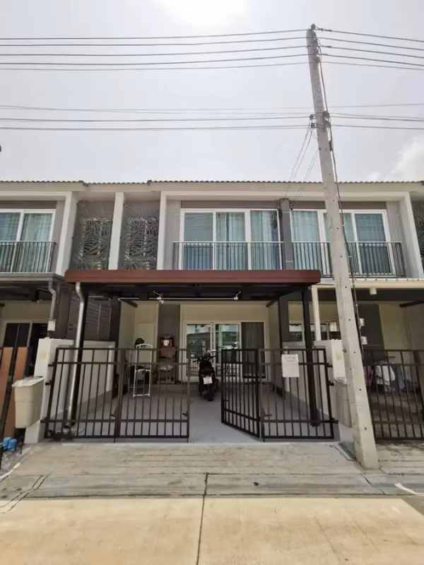 3 Bedroom Townhouse For Rent in San Phisuea, Mueang Chiang Mai, Chiang Mai - Image 1