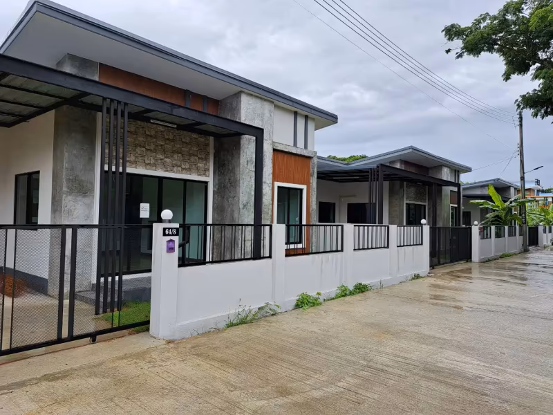 3 卧室 独立房屋 出售 在 - Image 1