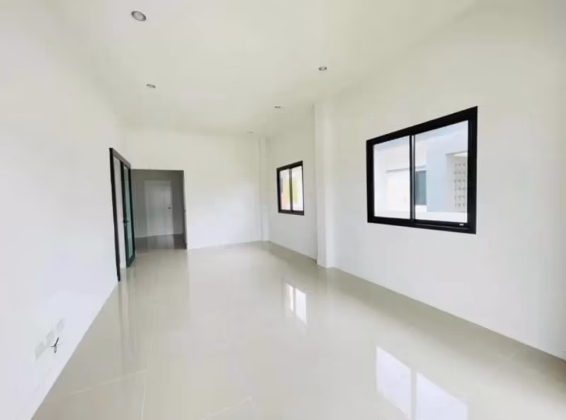 3 卧室 独立房屋 出售 在 - Image 2