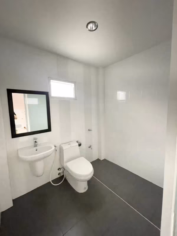 4 卧室 独立房屋 出租 在 - Image 5