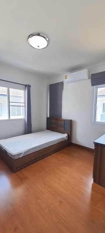 3 卧室 独立房屋 出租 在 - Image 16