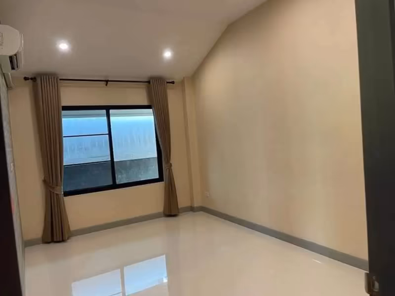 3 卧室 独立房屋 出售 在 - Image 12
