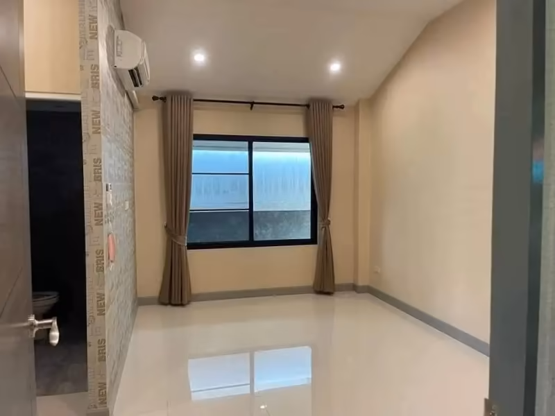 3 卧室 独立房屋 出售 在 - Image 8