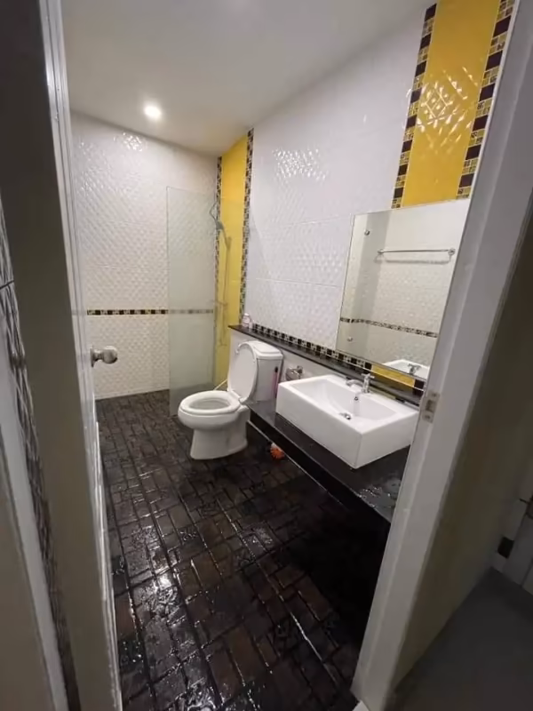 3 卧室 独立房屋 出售 在 - Image 9