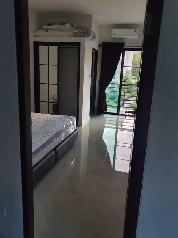 4 卧室 独立房屋 出租 在 - Image 1