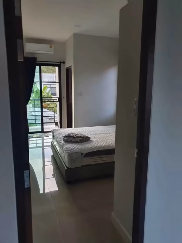 4 卧室 独立房屋 出租 在 - Image 3