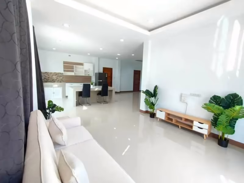 4 卧室 独立房屋 出租 在 - Image 1