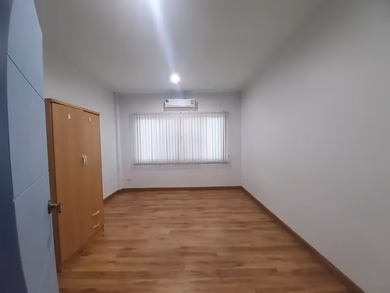 3 卧室 独立房屋 出租 在 - Image 5