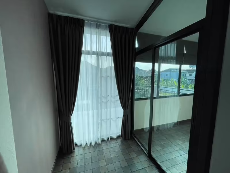 3 卧室 独立房屋 出租 在 - Image 5