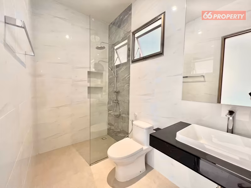 properties%2F6598%2Fimages%2Fsmart-pool-villa-in-luxury-modern-style-2-low-res.avif