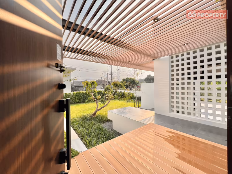 properties%2F6598%2Fimages%2Fsmart-pool-villa-in-luxury-modern-style-27-low-res.avif