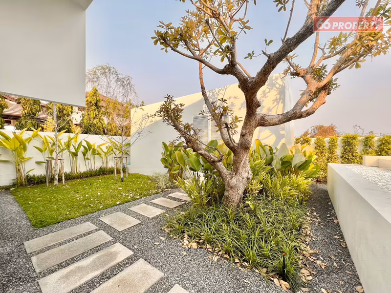 properties%2F6598%2Fimages%2Fsmart-pool-villa-in-luxury-modern-style-31-low-res.avif