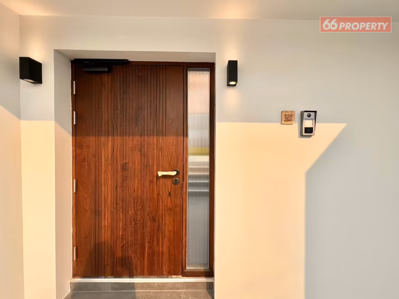 properties%2F6598%2Fimages%2Fsmart-pool-villa-in-luxury-modern-style-33-low-res.avif